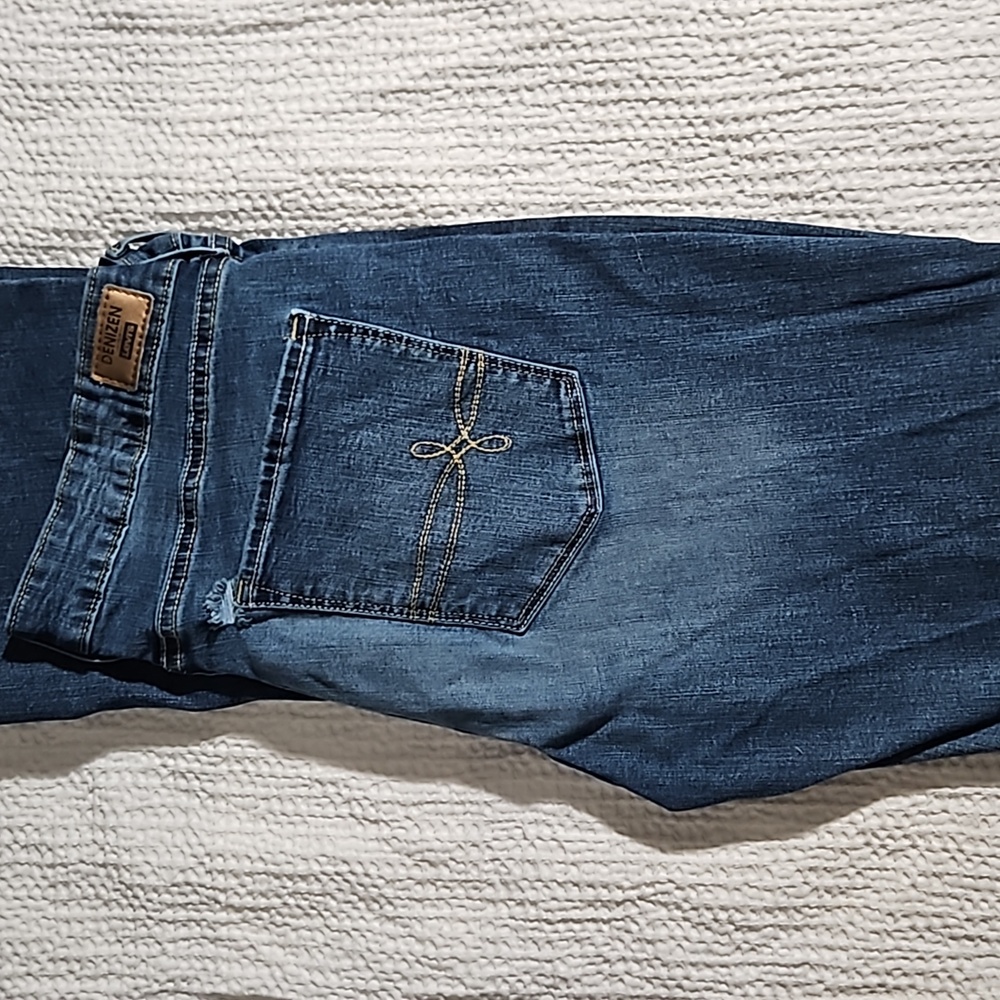 Levi's Denizen size 34waist 32long blur jeans
